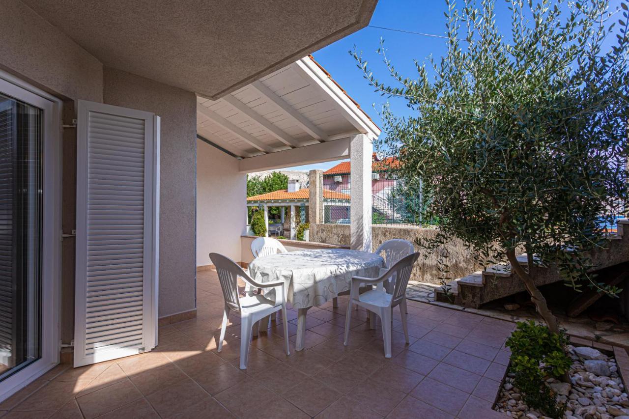 Apartments Crnekovic I Zarok Baška Kültér fotó