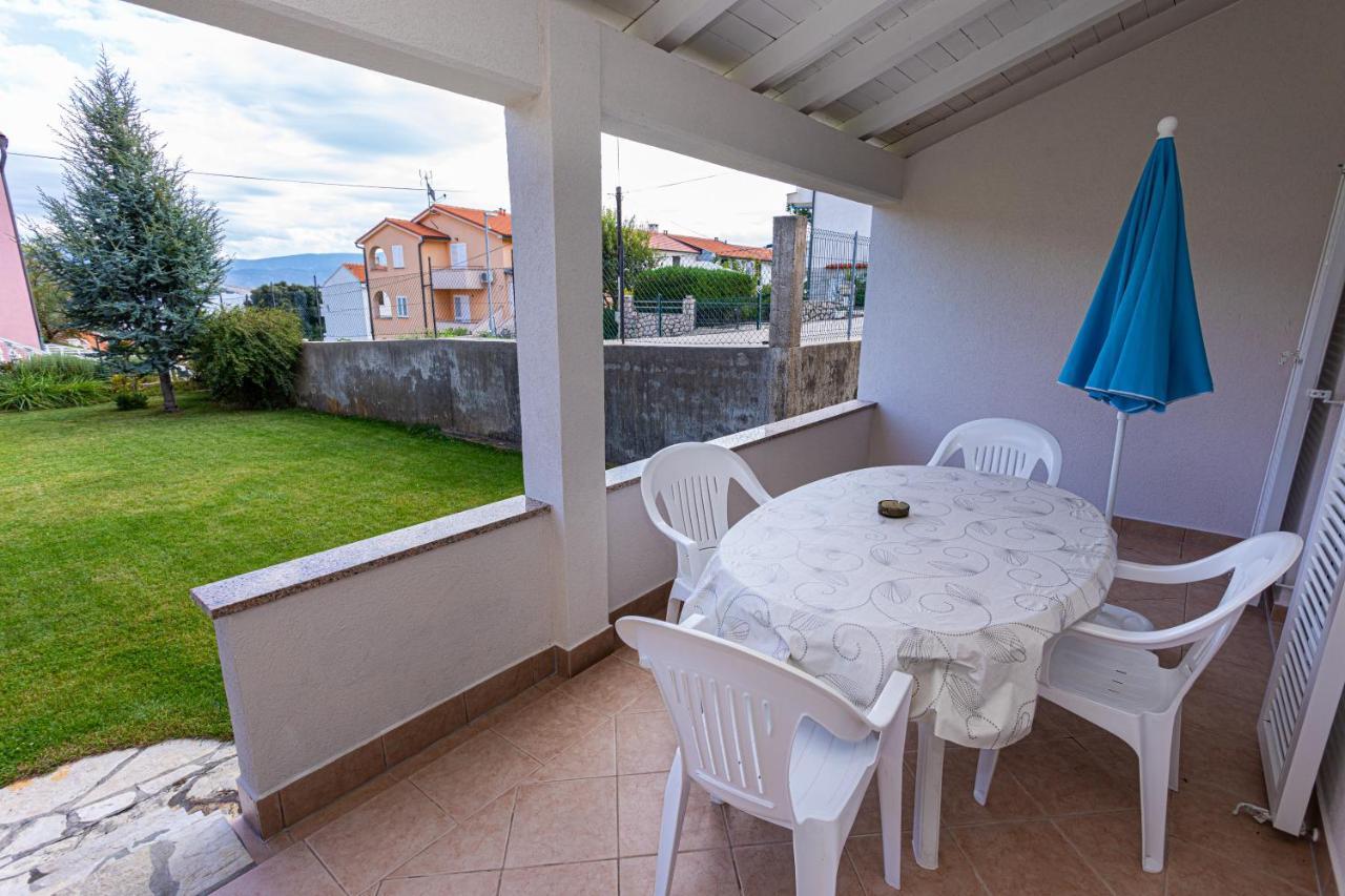 Apartments Crnekovic I Zarok Baška Kültér fotó