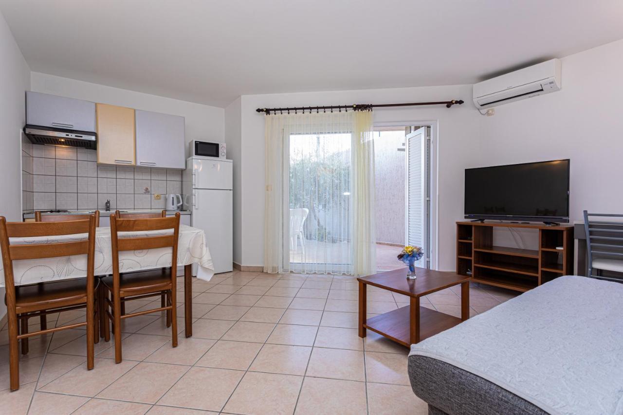 Apartments Crnekovic I Zarok Baška Kültér fotó