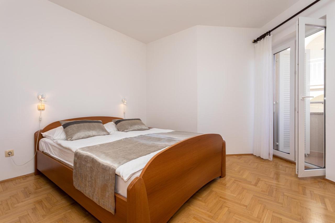 Apartments Crnekovic I Zarok Baška Kültér fotó