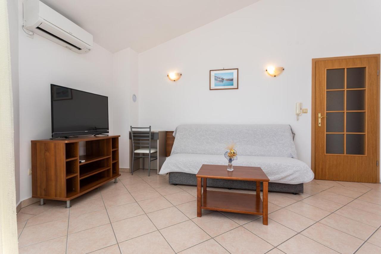 Apartments Crnekovic I Zarok Baška Kültér fotó